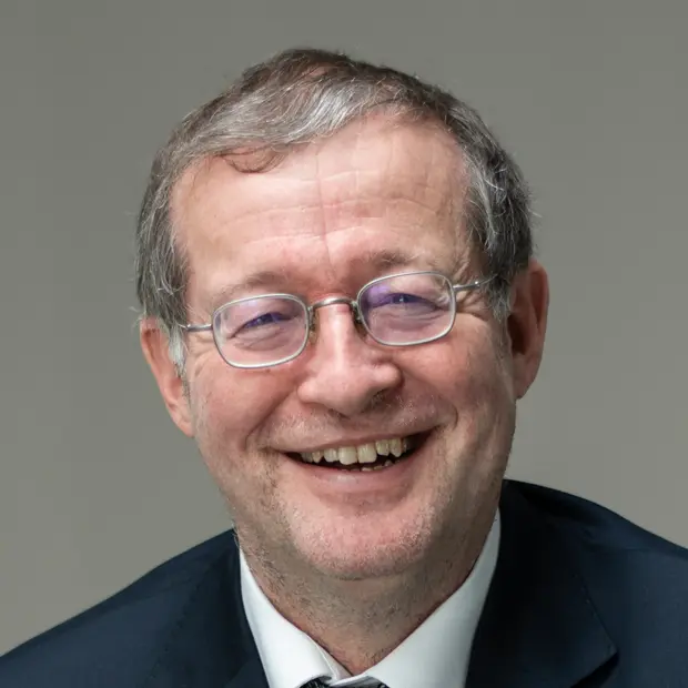 Portrait von Alexander Roos