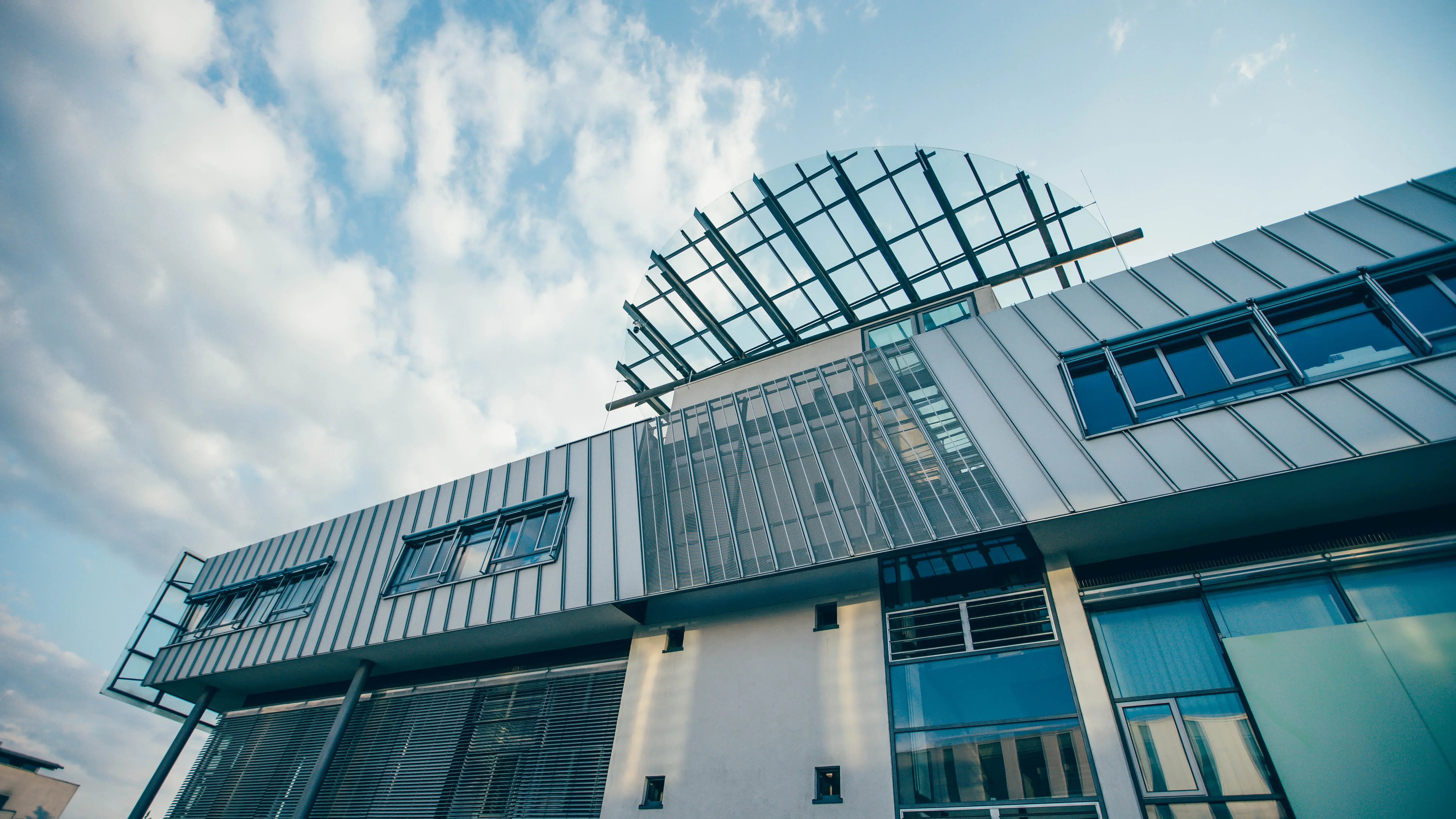 Das Hauptgebäude der Hochschule der Medien.