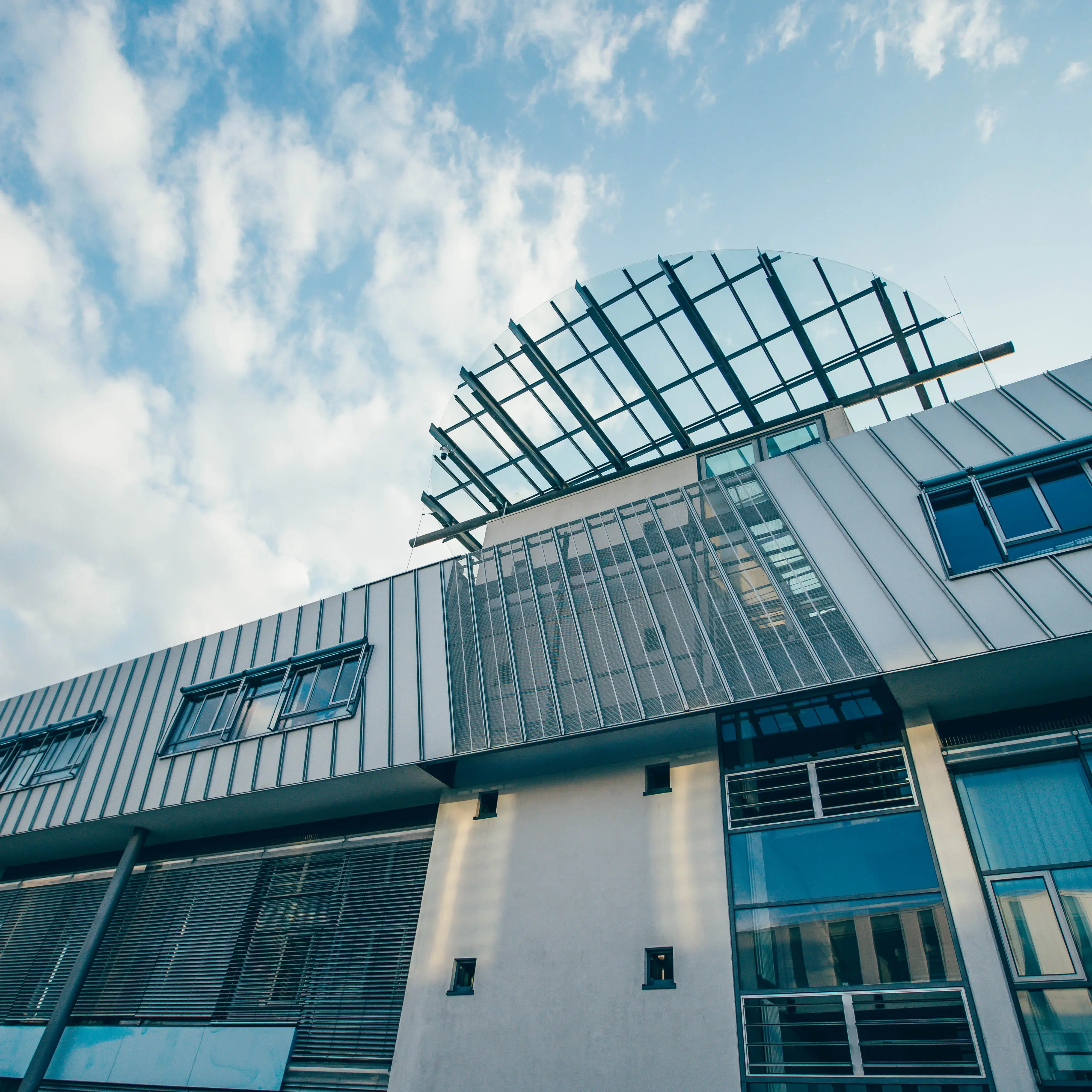 Das Hauptgebäude der Hochschule der Medien.