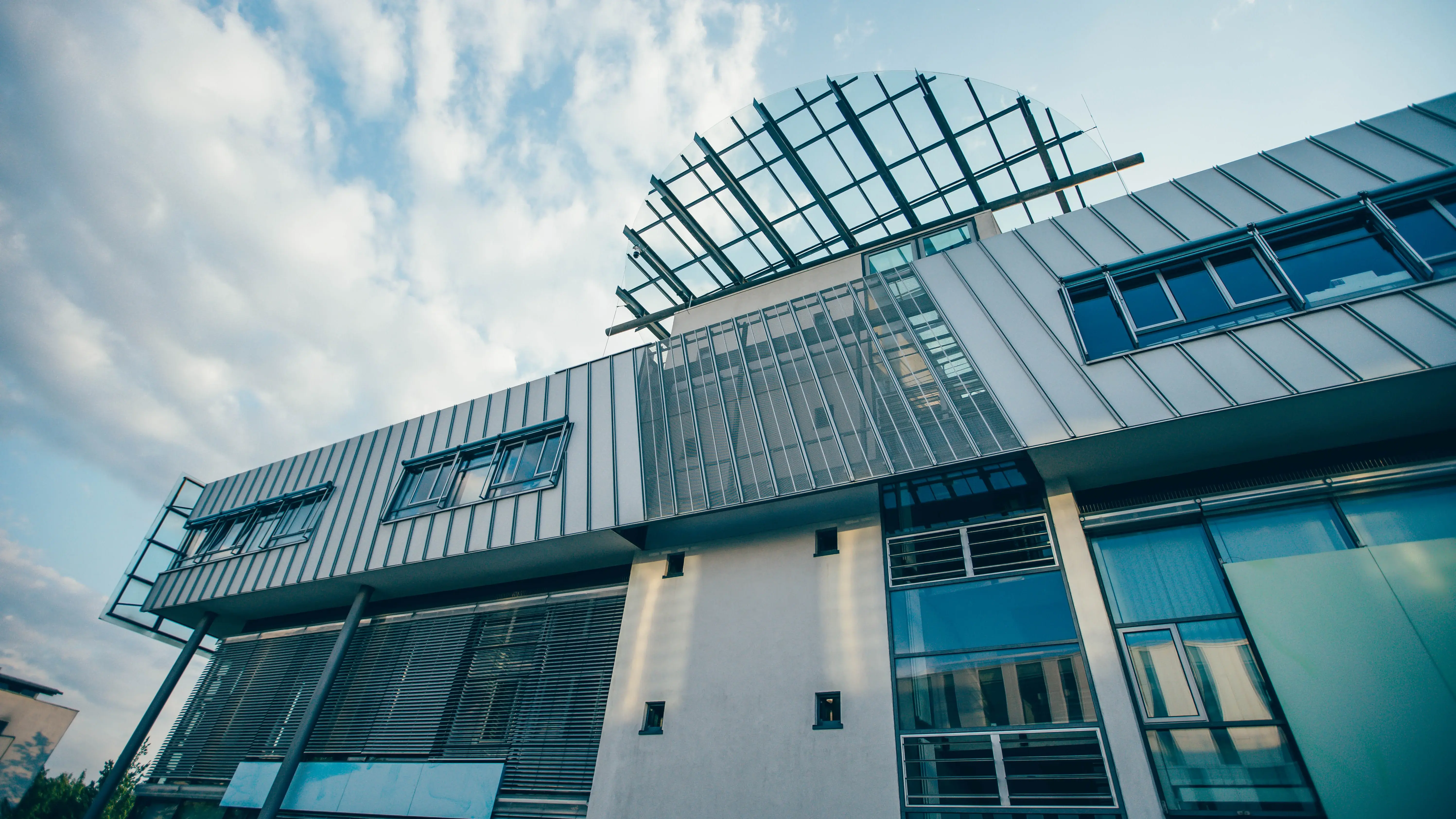 Das Hauptgebäude der Hochschule der Medien.