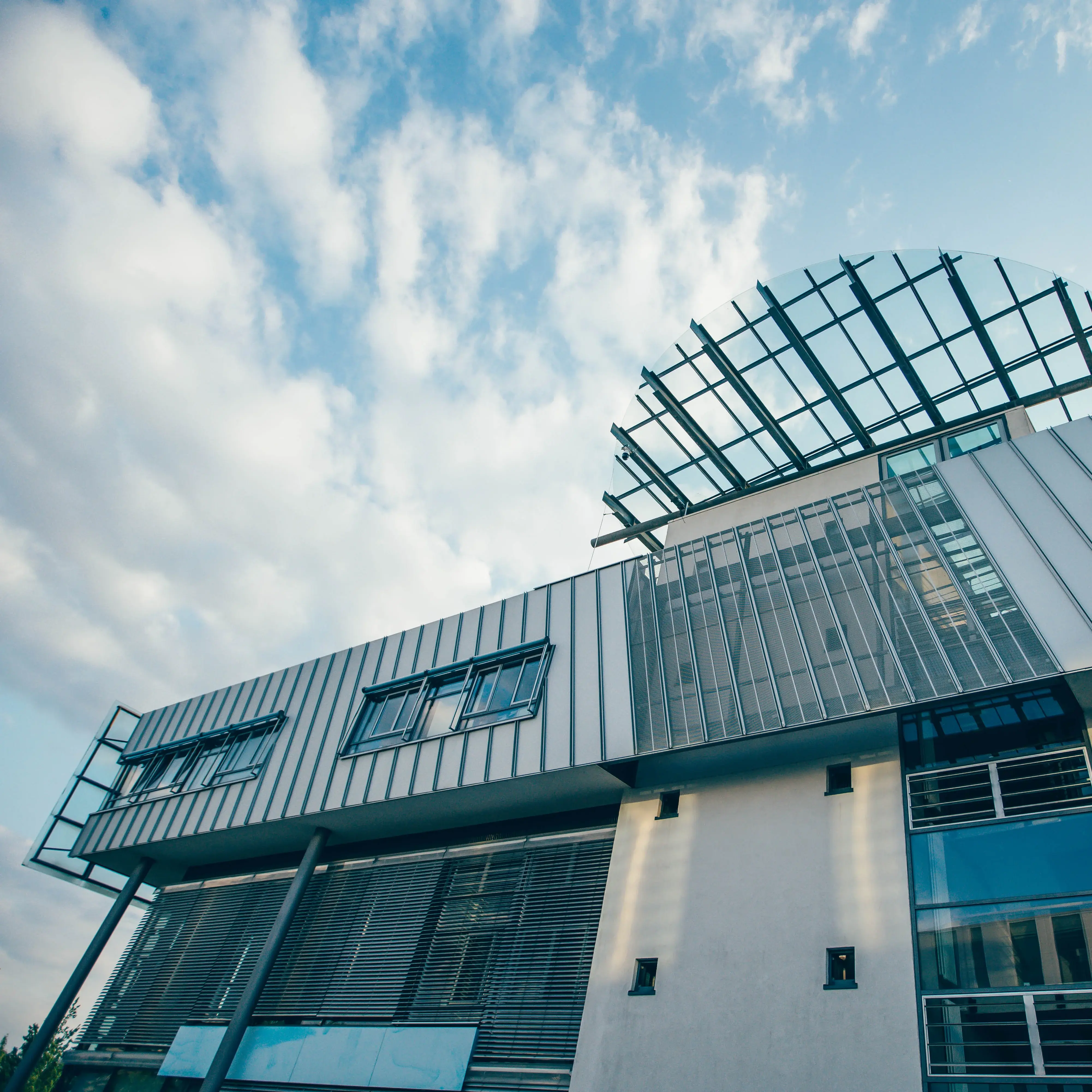 Das Hauptgebäude der Hochschule der Medien.