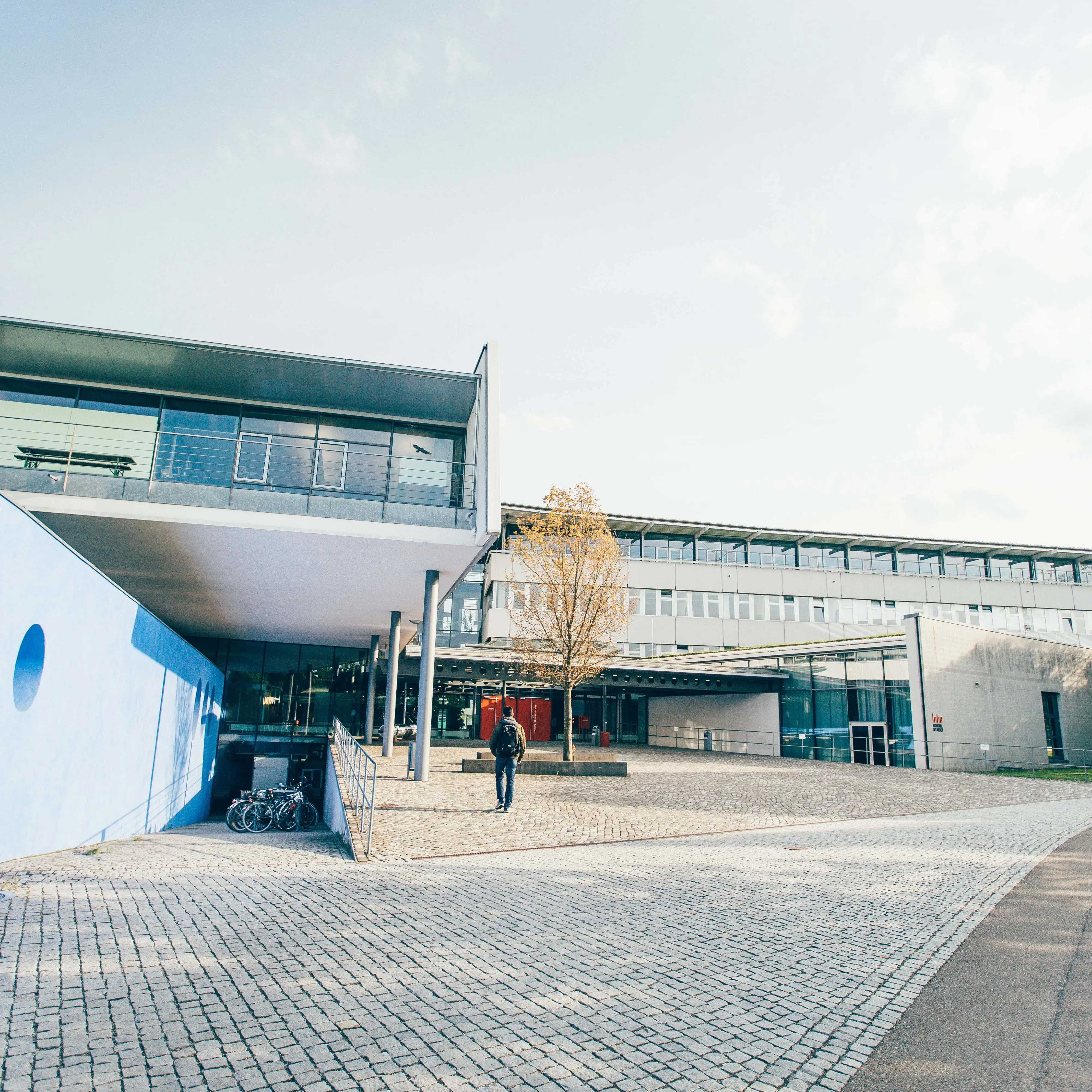 Das Hauptgebäude der Hochschule der Medien.
