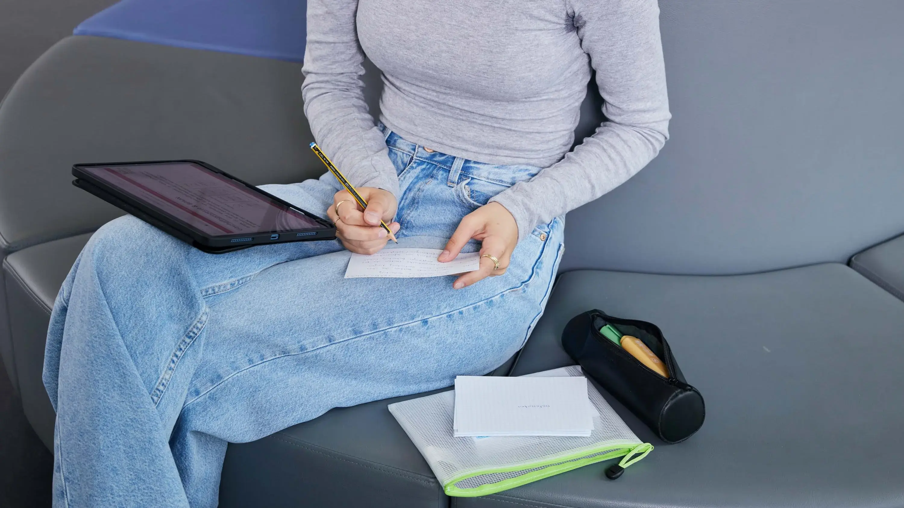 Eine lernende Studierende.