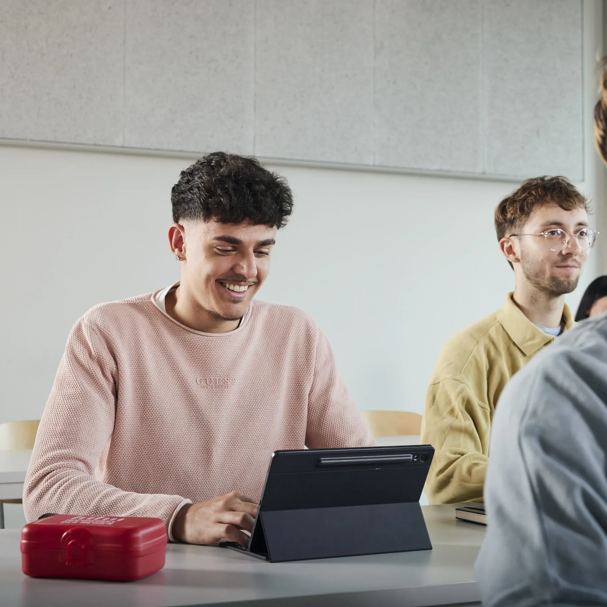 Studierende in einer Vorlesung.