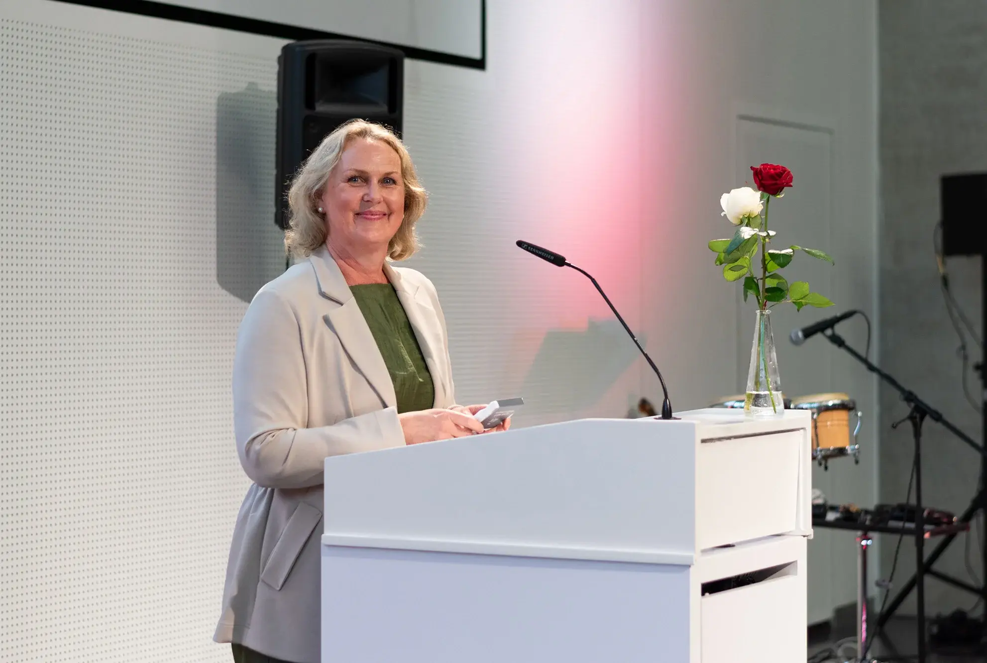 Vice-Rector Prof. Dr. Katrin Hassenstein at the lectern