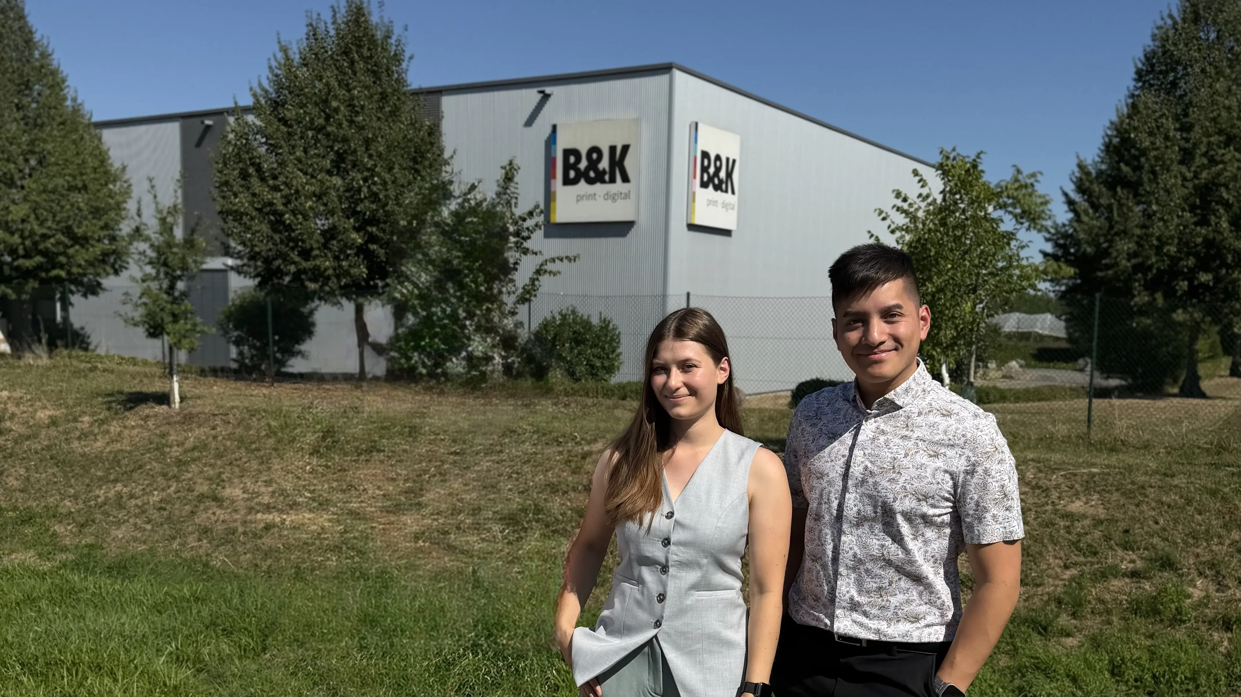 Geschäftsführung vor der Firma B&K Offsetdruck