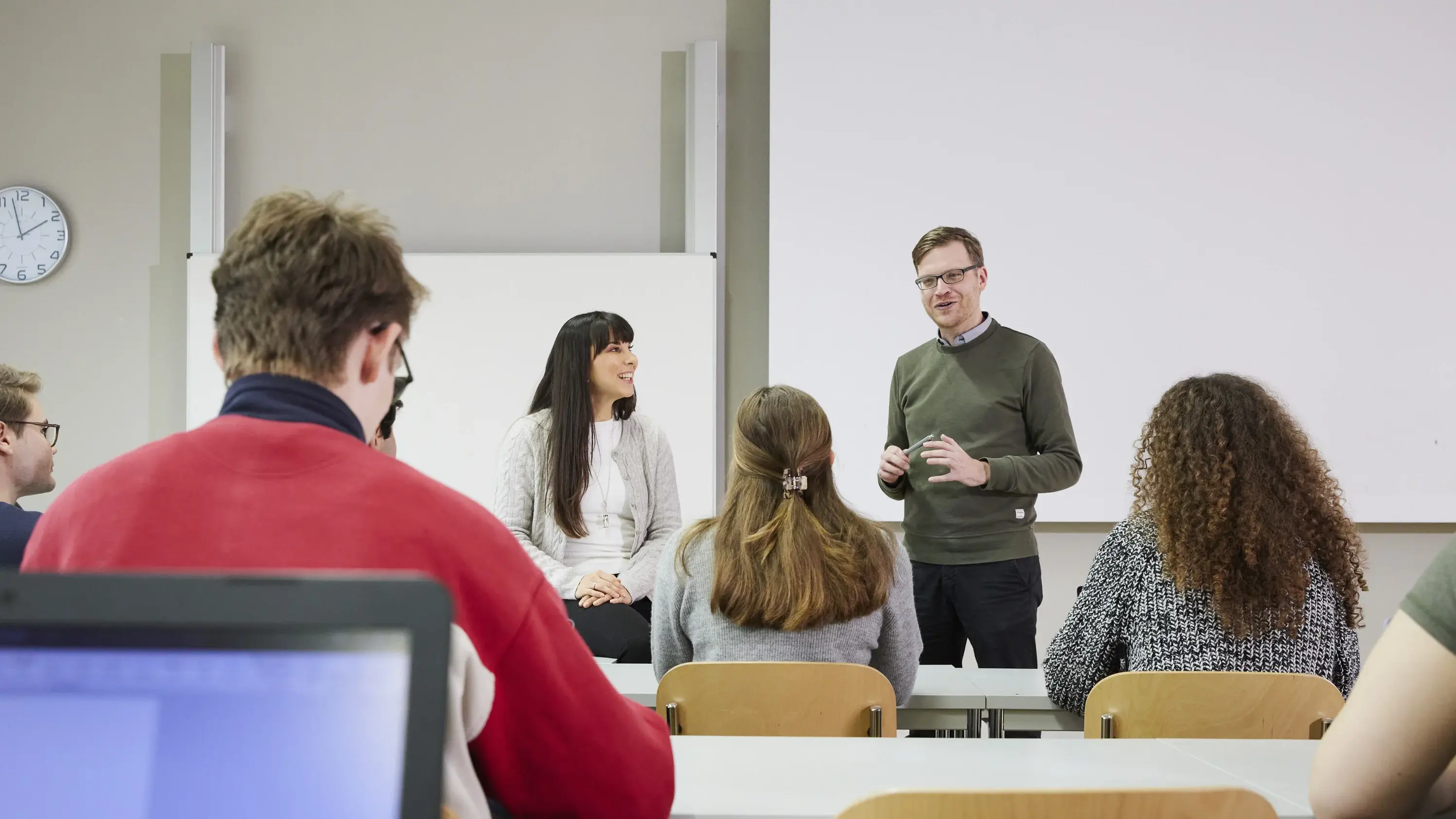 Studierende in einer Vorlesung.