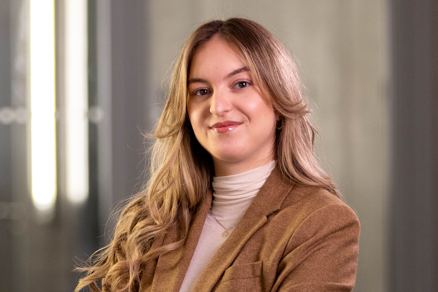 Portrait von Adina Haziraj