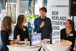 Bloggerin Jessika Hädecke und Autor Björn Springorum im Gespräch mit den Mediapublisherinnen Bettina Bähnsch (l.) und Silva Oldenburg (r.)