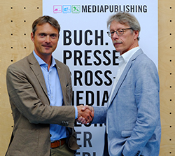 Prof. Dr. Schlüter übernimmt das Amt des Studiendekans von Prof. Ulrich Huse (rechts) (Foto:nf)