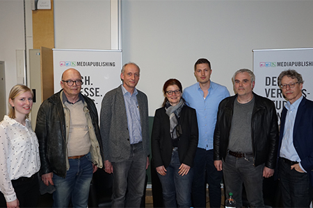 Die Diskussionsteilnehmer (v.l.): Manuela Kaczmarek, Tommy Nube, Stephan Mühlich, Maria Ebert, Fabian Öhrle, Kostas Koufogiorgos sowie Prof. Ulrich Huse